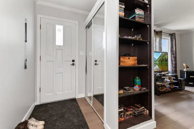 45603 REECE AVENUE - photo 4 of 23