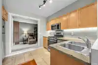 30 638 W 6TH AVENUE - thumbnail 7