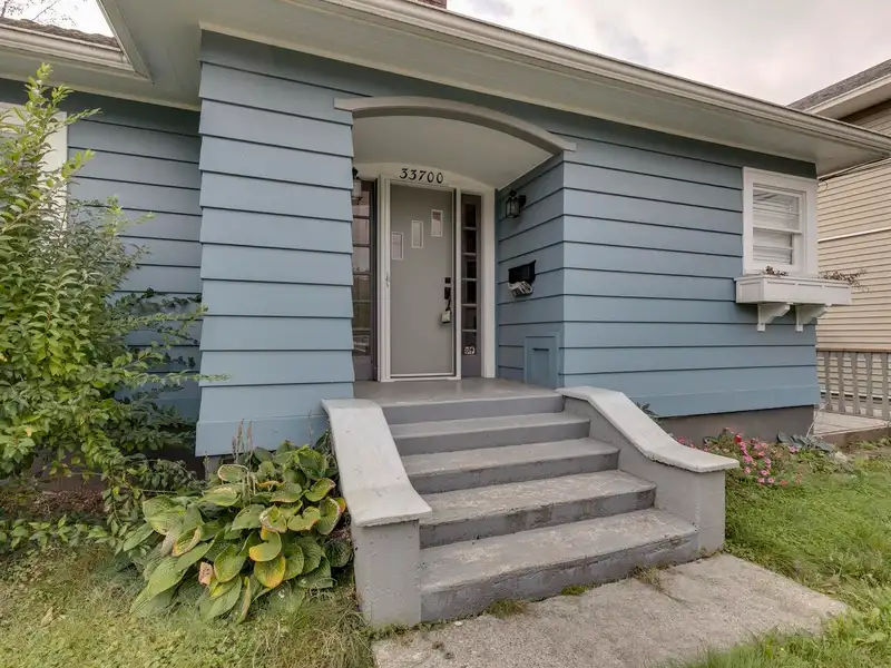 33700 3RD AVENUE - photo 2 of 40