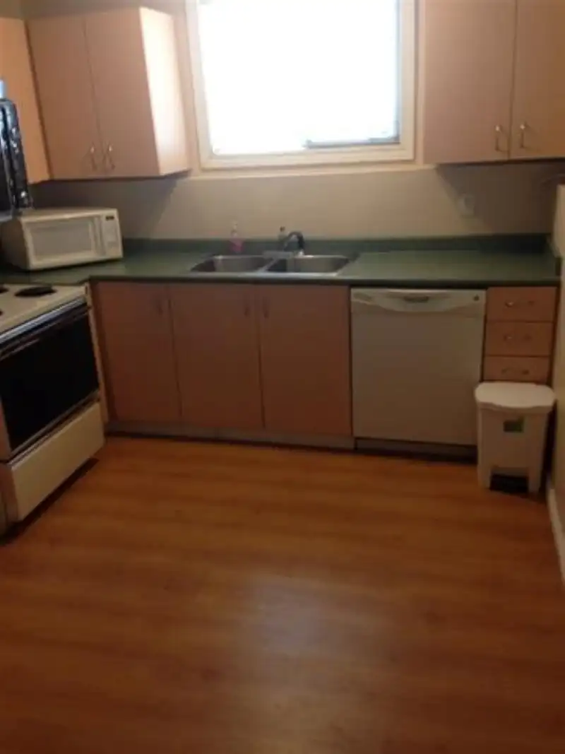2147 SHAUGHNESSY STREET - photo 3 of 10