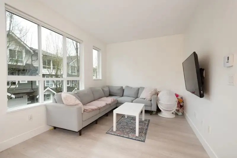 116 1460 SOUTHVIEW STREET - photo 2 of 37