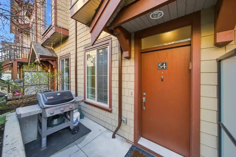 54 433 SEYMOUR RIVER PLACE - photo 4 of 31
