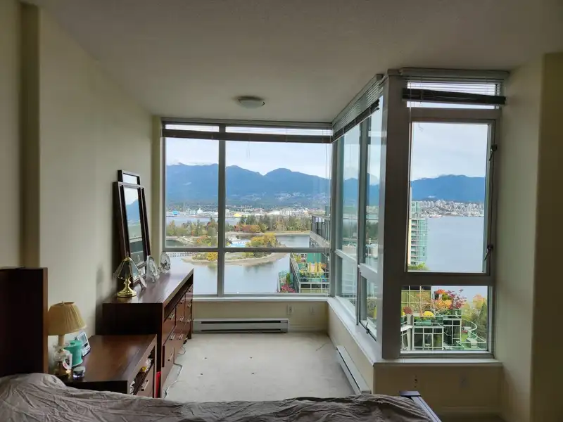 3307 1328 W PENDER STREET - photo 4 of 10