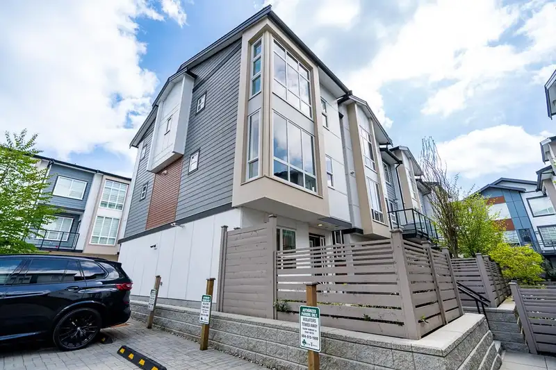 52 7670 207 STREET - photo 3 of 40