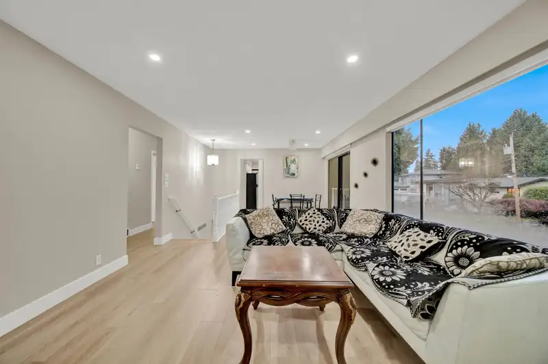 11715 83A AVENUE - photo 4 of 26