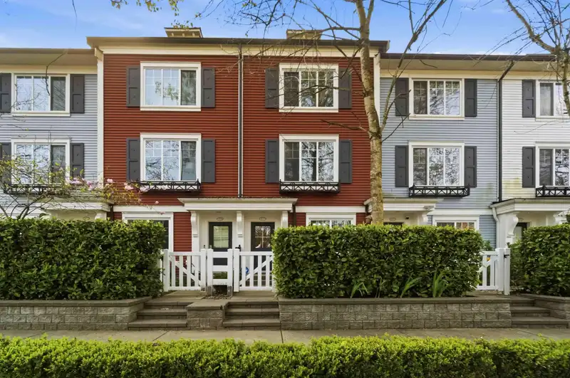 4032 2655 BEDFORD STREET - photo 2 of 39