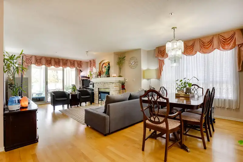204 20145 55A AVENUE - photo 2 of 23