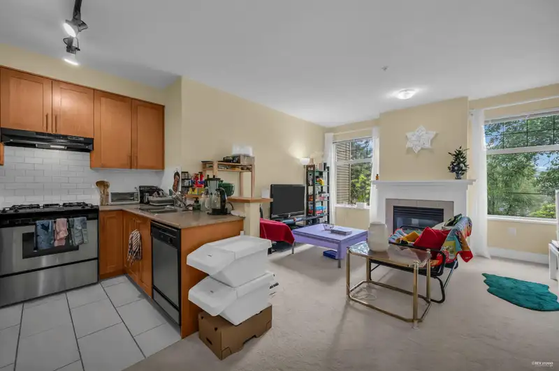 307 2083 W 33 AVENUE - photo 2 of 27