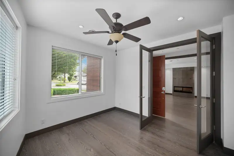 7493 GATINEAU PLACE - photo 4 of 40