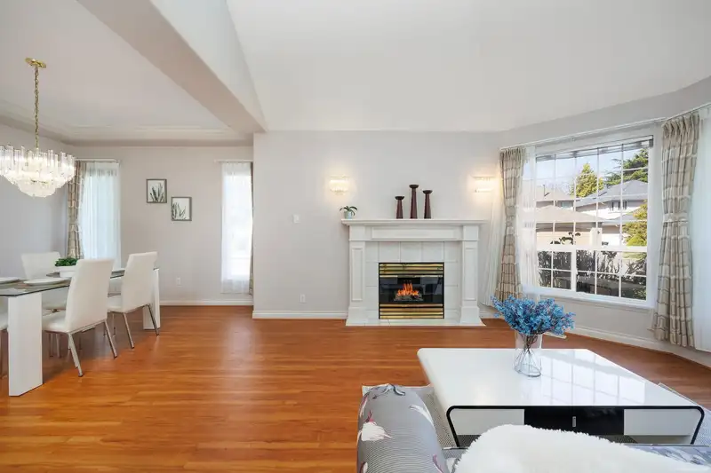 2244 140A STREET - photo 3 of 23