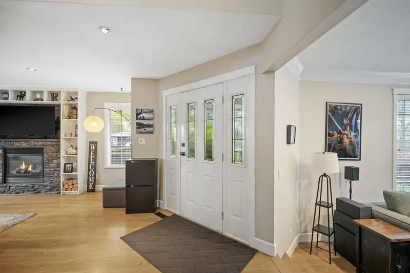 18897 62A AVENUE - photo 4 of 36