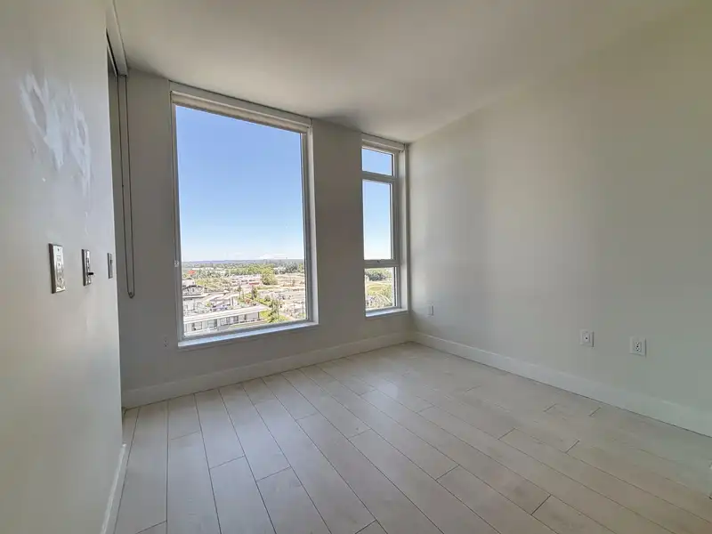 1001 3438 SAWMILL CRESCENT - photo 3 of 25