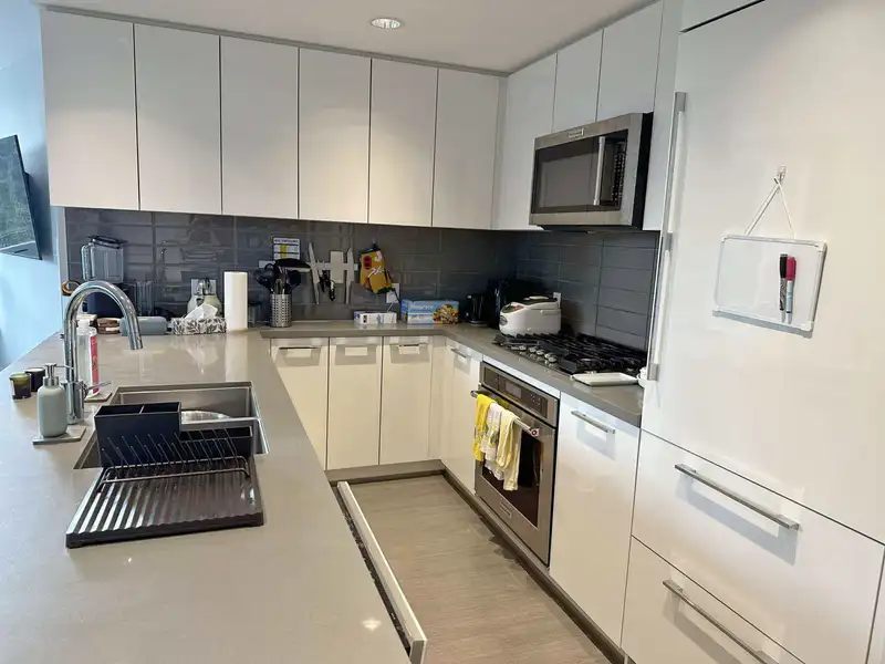 606 3093 WINDSOR GATE - photo 4 of 18