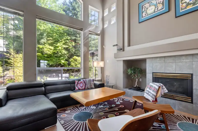43 LINDEN COURT - photo 1 of 37