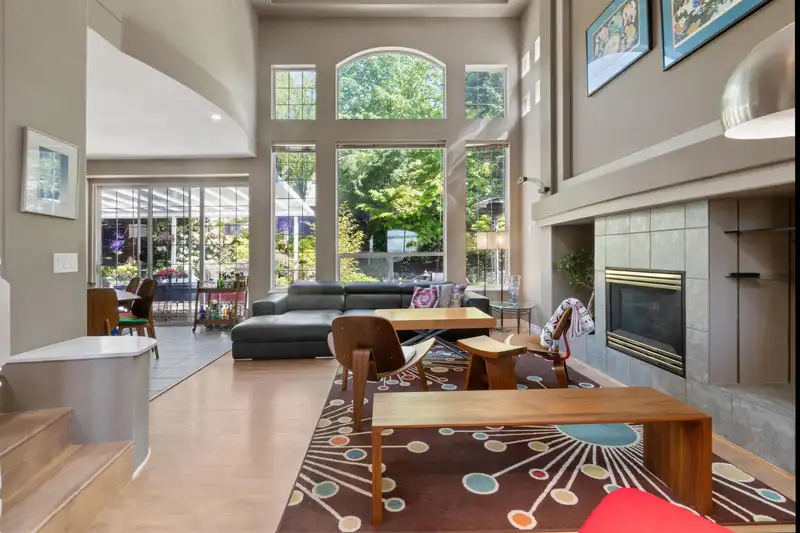 43 LINDEN COURT - photo 2 of 37