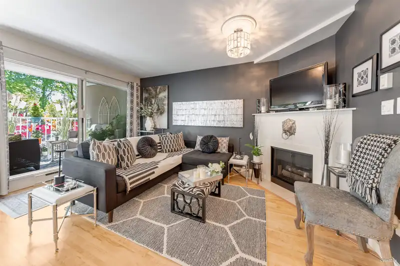 201 985 10TH AVENUE - photo 1 of 19