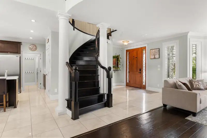 A 5229 LYNN PLACE - photo 4 of 40