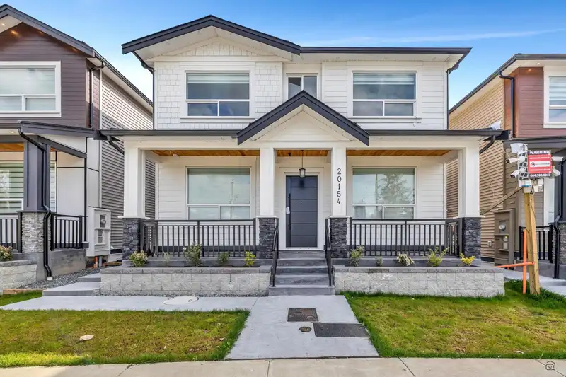 20154 82 AVENUE - photo 1 of 38