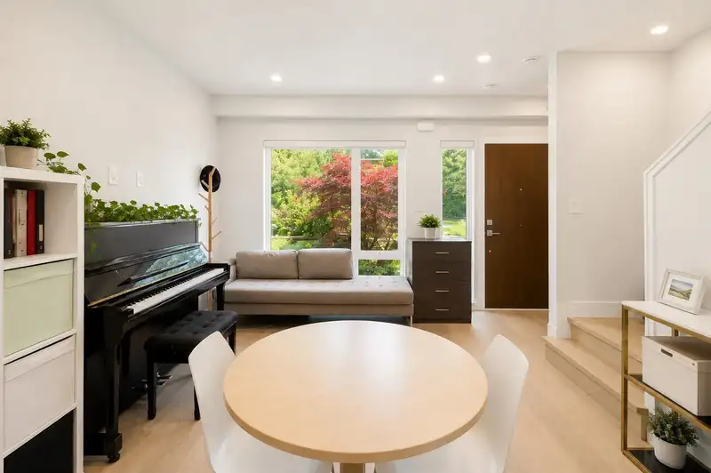 7675 GRANVILLE STREET - photo 3 of 25