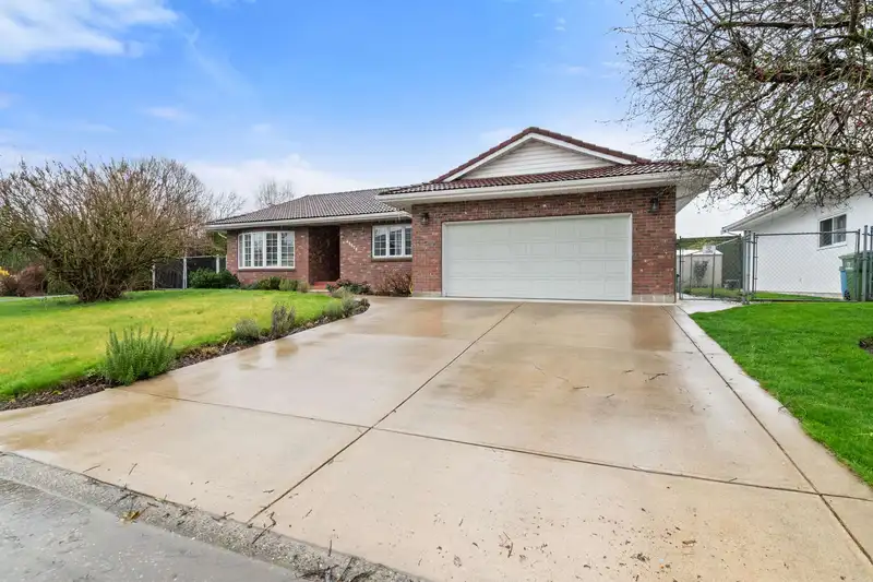 45578 WORTHINGTON PLACE - photo 1 of 35
