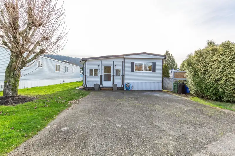 86 5742 UNSWORTH ROAD - photo 1 of 40