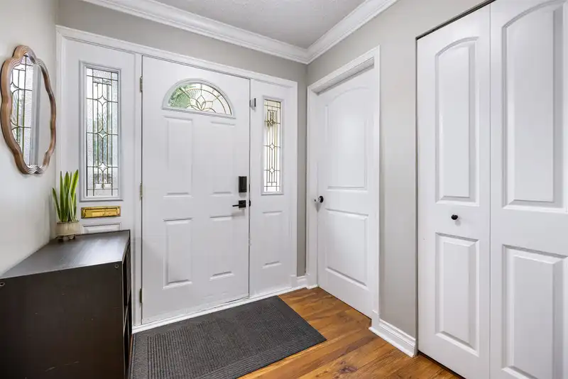 21678 MOUNTAINVIEW CRESCENT - photo 4 of 35