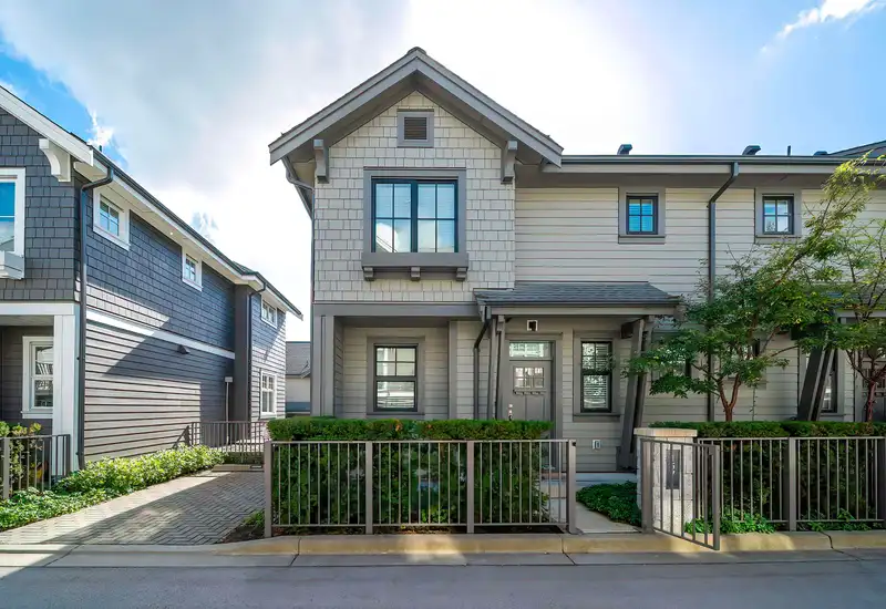 157 1290 MITCHELL STREET - photo 1 of 40