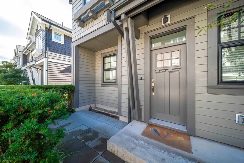 157 1290 MITCHELL STREET - photo 3 of 40