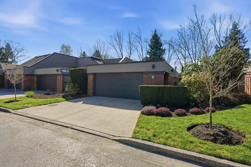 434 GREENSBORO PLACE - photo 2 of 39