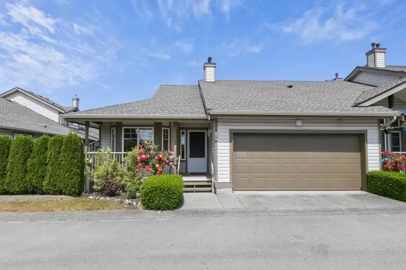 28 20222 96 AVENUE - photo 1 of 32