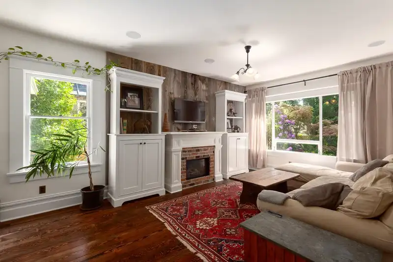 1859 NAPIER STREET - photo 2 of 40