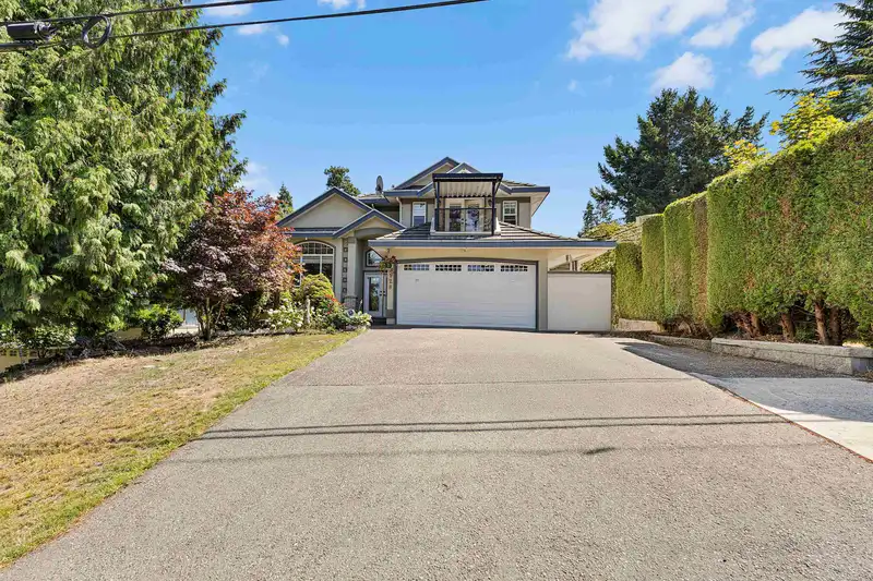 9928 116 STREET - photo 3 of 3