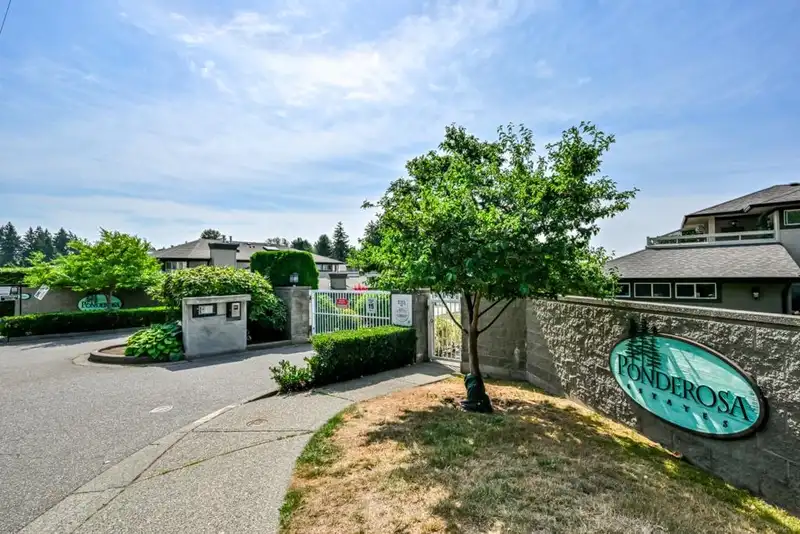 173 16080 82 AVENUE - photo 2 of 31