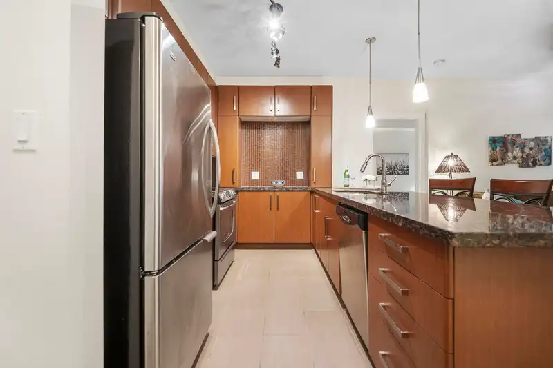 103 15168 19 AVENUE - photo 3 of 26