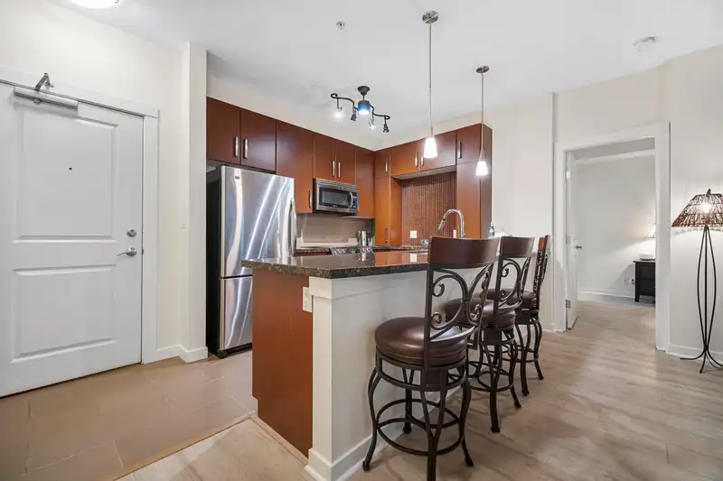 103 15168 19 AVENUE - photo 4 of 26
