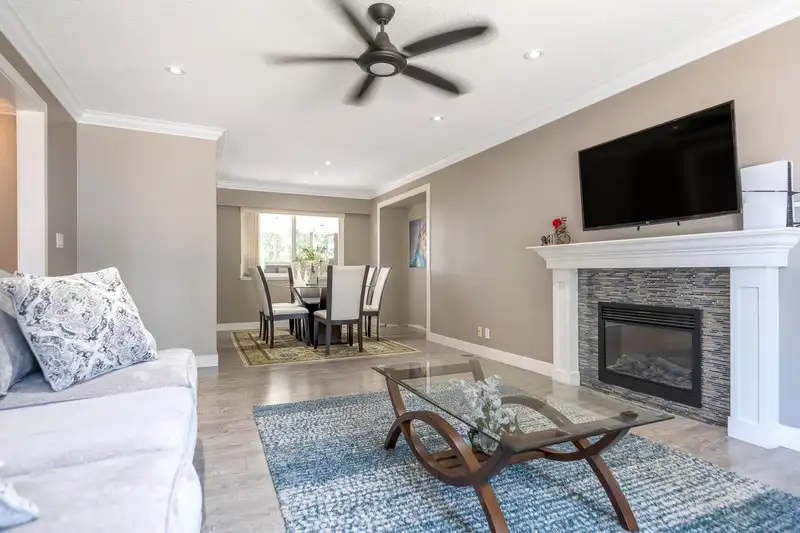 11415 87 AVENUE - photo 1 of 31