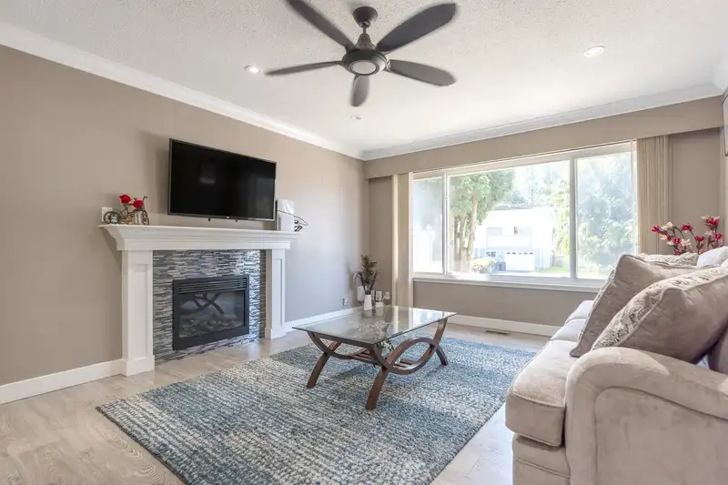 11415 87 AVENUE - photo 3 of 31