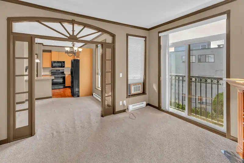 312 33485 SOUTH FRASER WAY - photo 3 of 25