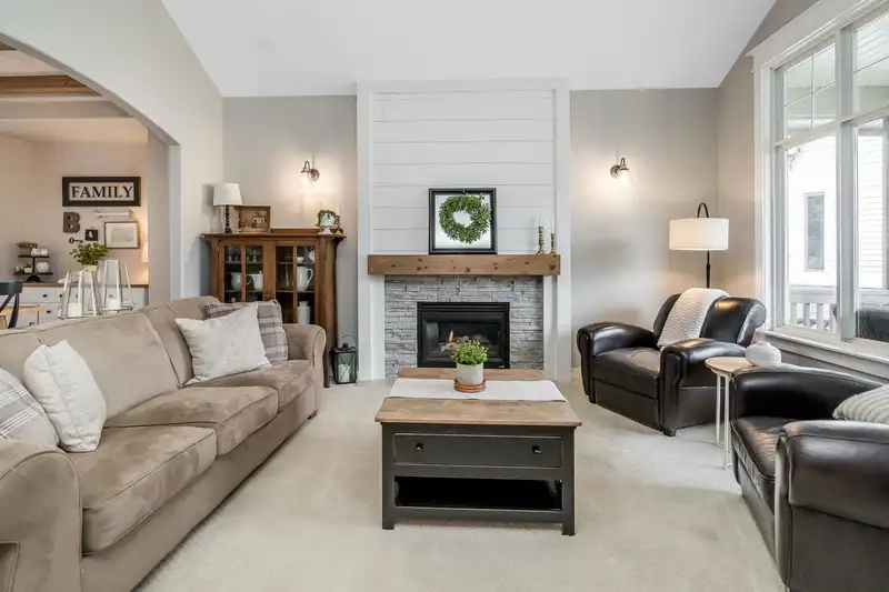 21075 86 AVENUE - photo 4 of 25
