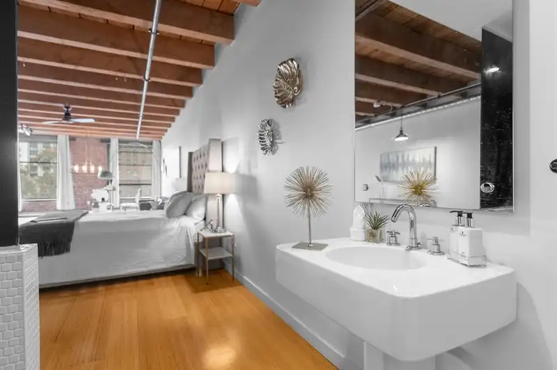315 55 E CORDOVA STREET - photo 4 of 31