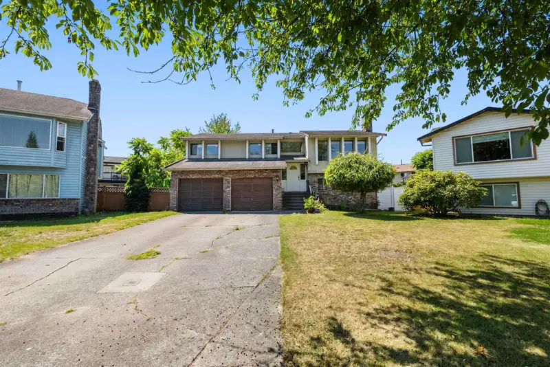 21226 94B AVENUE - photo 3 of 27