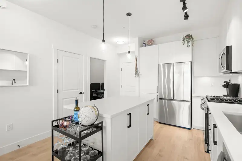 422 7506 199A STREET - photo 1 of 35