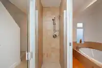 2240 YORK AVENUE - thumbnail 22