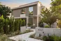 4521 LANGARA AVENUE - thumbnail 1