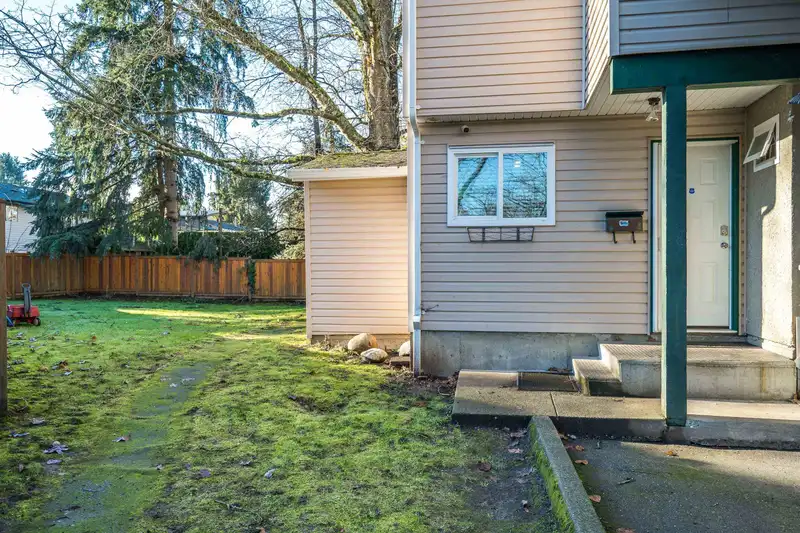 5 20591 51A AVENUE - photo 4 of 32