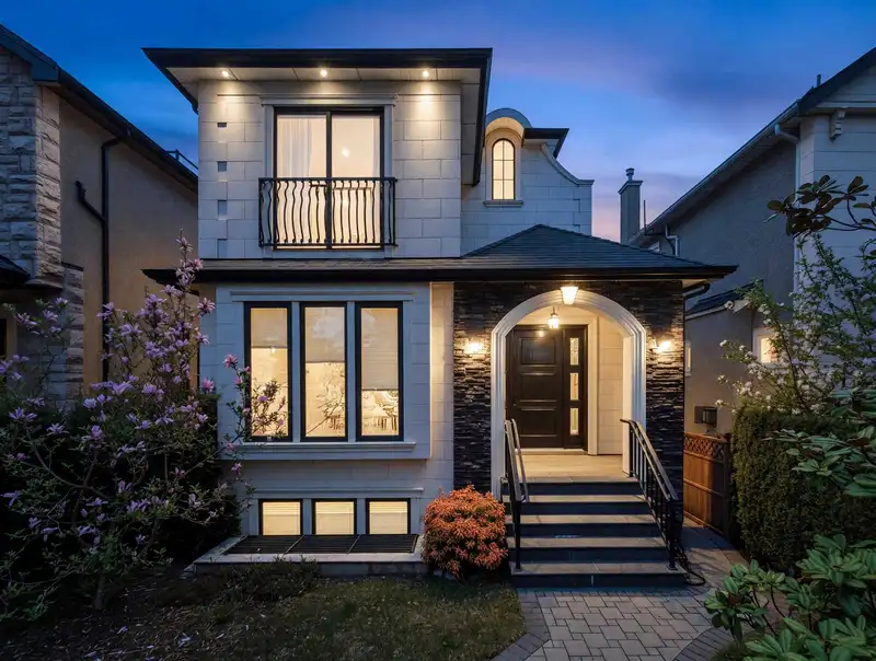 4555 W 9TH AVENUE - photo 3 of 40