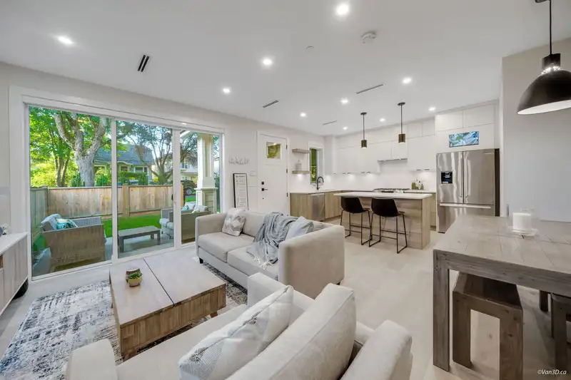 2558 WILLIAM STREET - photo 2 of 20