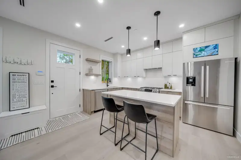 2558 WILLIAM STREET - photo 3 of 20