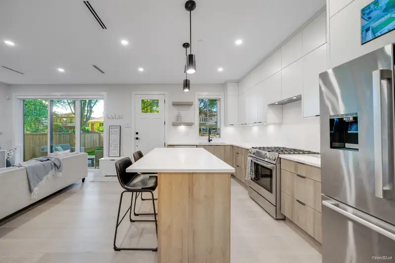 2558 WILLIAM STREET - photo 4 of 20