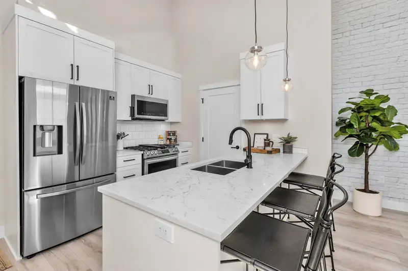 611 22638 119 AVENUE - photo 4 of 11